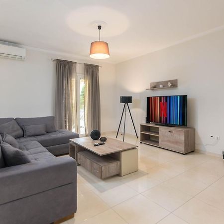 Ferienwohnung Διωροφη Μεζονετα-2Km Απο Το Κεντρο-Iliana House Alepou Exterior foto